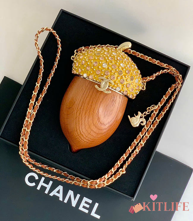 Kitlife Chanel Acorn Minaudiere Bag Wood, Strass & Gold-Tone Metal  Brown & Golden 17x7x7cm - 1