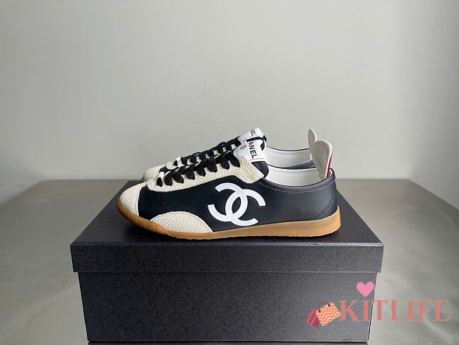 Kitlife Chanel Black Calfskin Embossed Suede Womens CC Sneakers - 1