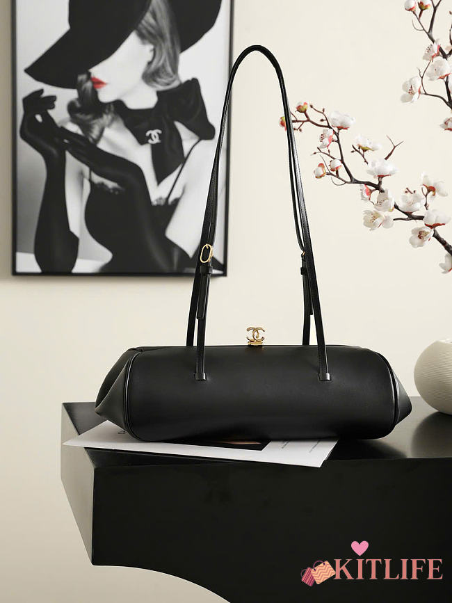 Kitlife Chanel Pretty CC Clutch With Strap Black Leather 36x12.5x13cm - 1