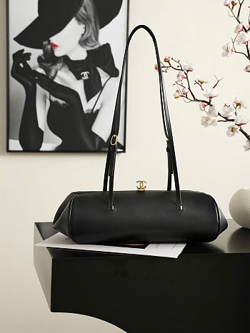 Kitlife Chanel Pretty CC Clutch With Strap Black Leather 36x12.5x13cm