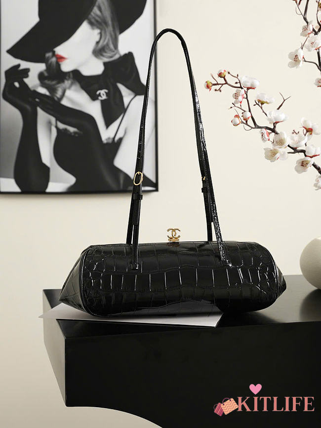 Kitlife Chanel Pretty CC Clutch With Strap Black Crocodile Pattern Leather 36x12.5x13cm - 1