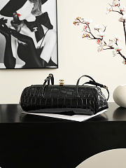 Kitlife Chanel Pretty CC Clutch With Strap Black Crocodile Pattern Leather 36x12.5x13cm - 4