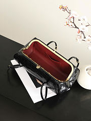 Kitlife Chanel Pretty CC Clutch With Strap Black Crocodile Pattern Leather 36x12.5x13cm - 2