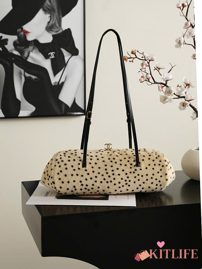 Kitlife Chanel Pony Hair Cheetah Print Pretty CC Clutch With Strap Beige 36x12.5x13cm  - 1