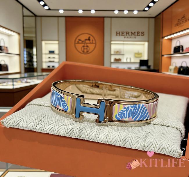 Kitlife Hermes Enamel Print Zebres De Tanzania Clic Clac H Bracelet  - 1