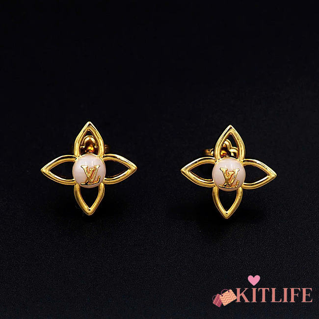 Kitlife Louis Vuitton Pearly Flower Stud Earrings  - 1