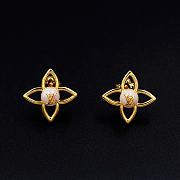 Kitlife Louis Vuitton Pearly Flower Stud Earrings  - 1