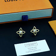 Kitlife Louis Vuitton Pearly Flower Stud Earrings  - 3