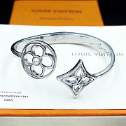 Kitlife Louis Vuitton Pearly Flower Bracelet Silver - 1