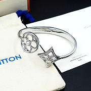 Kitlife Louis Vuitton Pearly Flower Bracelet Silver - 4