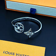 Kitlife Louis Vuitton Pearly Flower Bracelet Silver - 3