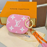 Kitlife Louis Vuitton Tune Key Holder and Bag Charm Pink Leather 8×6.5×3.5cm - 4