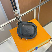 Kitlife Louis Vuitton Tune Key Holder and Bag Charm Black Leather 8×6.5×3.5cm  - 5