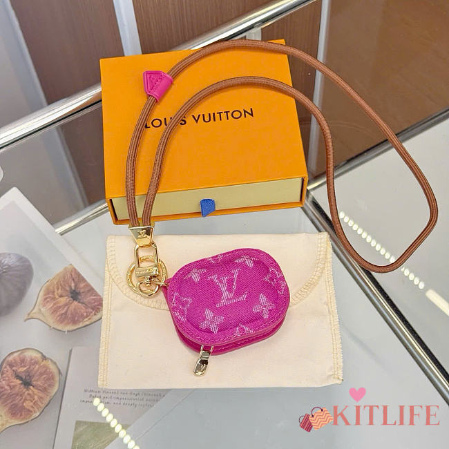 Kitlife Louis Vuitton Tune Key Holder and Bag Charm Pink Denim 8×6.5×3.5cm  - 1