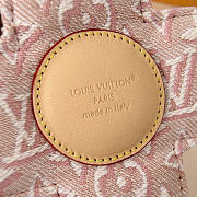 Kitlife Louis Vuitton Vivienne Bag Charm Embossed Pink M04278 - 2