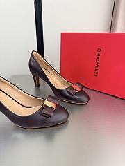 Kitlife Ferragamo Vara Bow Pumps Dark Brown Heel 7cm - 2