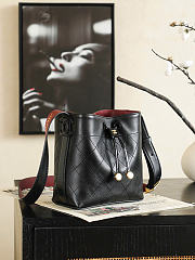 Kitlife Chanel Small Bucket Bag Black Calfskin & Gold-Tone Metal 18x18x10.5cm - 3