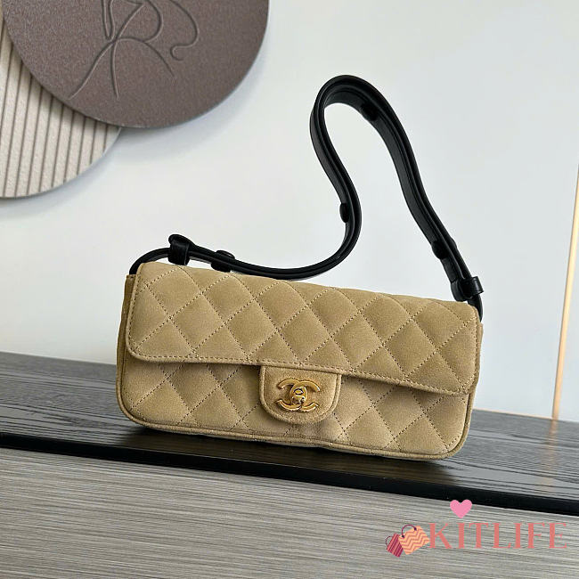 Kitlife Chanel 26B Baguette Shoulder Bag Beige Suede 10x25x5cm - 1