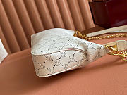 Kitlife Gucci Lady Lunetta Chain Small Shoulder Bag White Soft Perforated GG Leather A0034B 24.5x15x5cm - 3