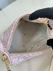Kitlife Louis Vuitton Pochette Papillon Monogram Emblème Rose Ruban M29881 20 x 8.5 x 8.5 cm - 6