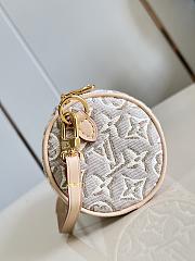 Kitlife Louis Vuitton Pochette Papillon Monogram Emblème Peuplier M29881 20 x 8.5 x 8.5 cm  - 6
