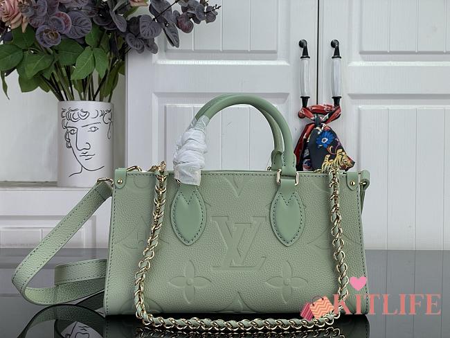 Kitlife Louis Vuitton OnTheGo East West Chain Bag Green M2A337 25x13x10cm - 1