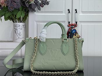 Kitlife Louis Vuitton OnTheGo East West Chain Bag Green M2A337 25x13x10cm