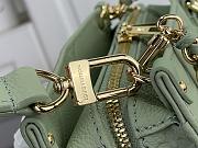 Kitlife Louis Vuitton OnTheGo East West Chain Bag Green M2A337 25x13x10cm - 2