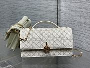 Kitlife Dior Miss Embroidered Beaded White Chain Bag M0997 21x11.5x4cm  - 1