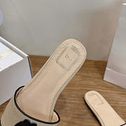 Kitlife Dior Dioriviera Médaillon Slide Natural Embroidered Cotton and Black Calfskin  - 5