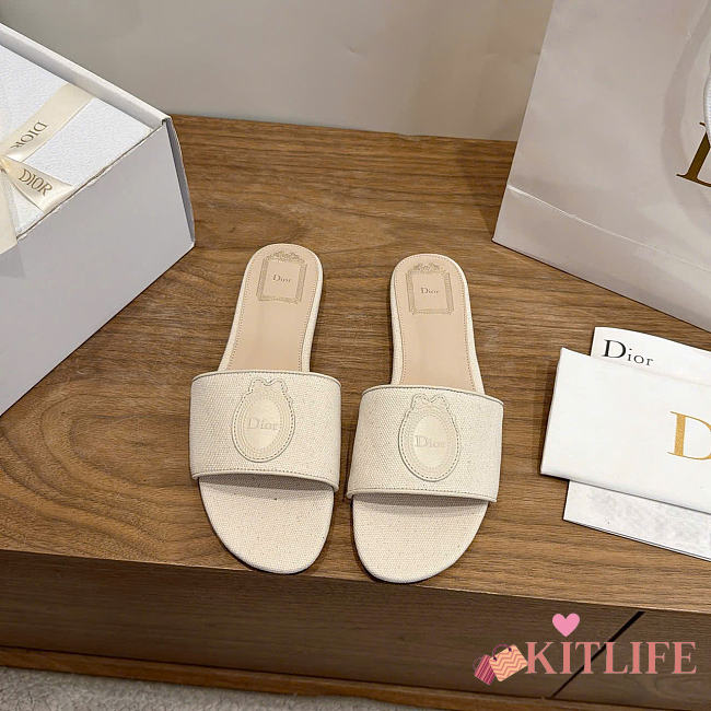 Kitlife Dior Dioriviera Médaillon Slide Cream Embroidered Cotton and Calfskin - 1