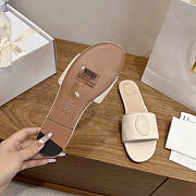 Kitlife Dior Dioriviera Médaillon Slide Cream Embroidered Cotton and Calfskin - 5