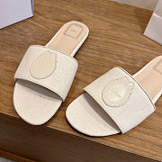 Kitlife Dior Dioriviera Médaillon Slide Cream Embroidered Cotton and Calfskin - 2