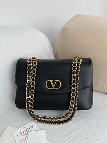 Kitlife Valentino Garavani Djuna Medium Chain Bag In Black Nappa Leather 26.5x17x7cm