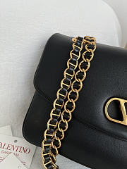Kitlife Valentino Garavani Djuna Medium Chain Bag In Black Nappa Leather 26.5x17x7cm - 3
