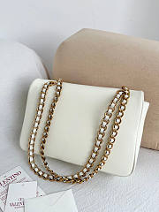 Kitlife Valentino Garavani Djuna Medium Chain Bag In White Nappa Leather 26.5x17x7cm  - 5