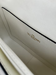 Kitlife Valentino Garavani Djuna Medium Chain Bag In White Nappa Leather 26.5x17x7cm  - 3