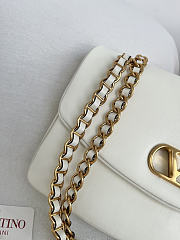 Kitlife Valentino Garavani Djuna Medium Chain Bag In White Nappa Leather 26.5x17x7cm  - 2