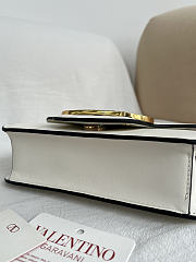 Kitlife Valentino Garavani Locò Small Shoulder Bag White With Jewel Logo Gold Hardware 20x11x5cm - 2