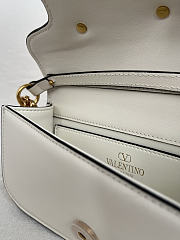 Kitlife Valentino Garavani Locò Small Shoulder Bag White With Jewel Logo Gold Hardware 20x11x5cm - 3