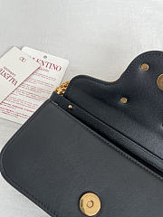 Kitlife Valentino Garavani Locò Small Shoulder Bag Black With Jewel Logo Gold Hardware 20x11x5cm - 4