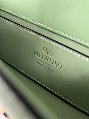Kitlife Valentino Garavani Locò Small Shoulder Bag Green With Jewel Logo Gold Hardware 20x11x5cm  - 6
