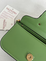 Kitlife Valentino Garavani Locò Small Shoulder Bag Green With Jewel Logo Gold Hardware 20x11x5cm  - 2