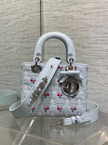 Kitlife Dior Dioramour Lady Bag White Cannage Lambskin Embroidered with Multicolor Doves & Roses Motif 20x17x8cm