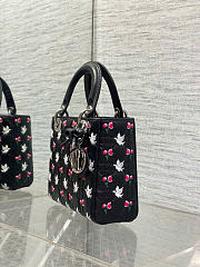 Kitlife Dior Dioramour Lady Bag Black Cannage Lambskin Embroidered with Multicolor Doves & Roses Motif 20x17x8cm  - 5