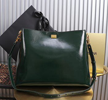 Kitlife Dolce & Gabbana Large Vittoria Calfskin Shoulder Dark Green 40x12x30cm