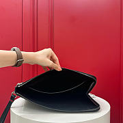 Kitlife Gucci GG Emblem Medium Pouch Black ‎850223 30x22x2.5cm  - 5