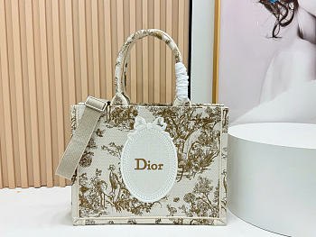Kitlife Dior Dioriviera Medium Dior Book Tote with Strap Beige Multicolor Toile de Jouy Floral Garden Embroidery and White Dior Médaillon 36x27.5x16.5cm