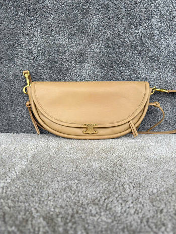 Kitlife Celine Soft Triomphe Little Halfmoon Bag In Beige Lambskin L10373 25x13x5cm 