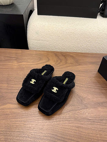 Kitlife Chanel 26P Square-toe Shearling-trimmer Mules Black Suede